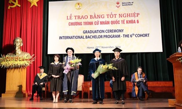 Lễ tốt nghiệp đại học Sunderland Khóa 6 tại Học viện ngân hàng.