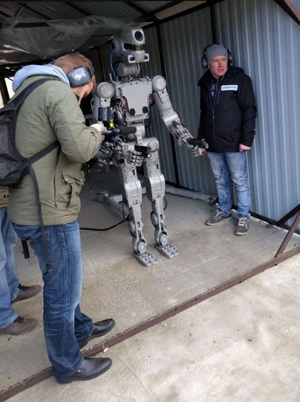 Hé lộ về đội quân robot "kẻ hủy diệt" của Putin - 2 Hé lộ về đội quân robot "kẻ hủy diệt" của Putin - 2