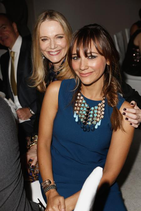 Những khoảnh khắc mẫu tử hạnh phúc của “sao” Hollywood - 8 Cả hai mẹ con Peggy Lipton và Rashida Jones đều là những nữ diễn viên tài năng và xinh đẹp