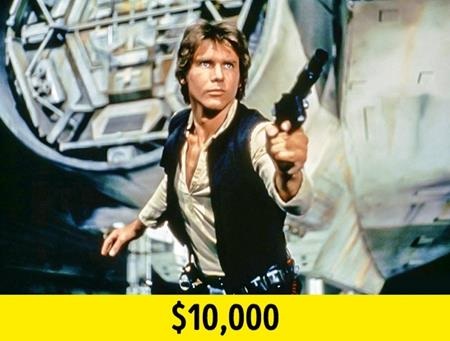 Hồi tham gia phần phim “Star wars” đầu tiên, Harrison Ford được trả 10.000 đô la Mỹ. Dù vậy, nam tài tử đã gặt hái được vô số thành công với loạt phim này và đến khi tham gia phần phim “Star wars” thứ 7, mức thù lao của Harrison Ford đã lên tới 25 triệu đô la Mỹ.
