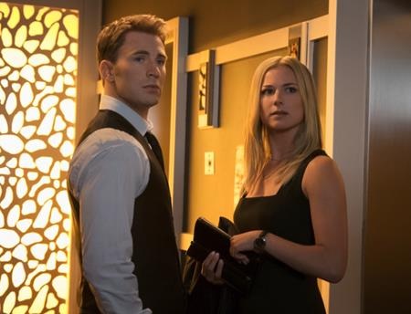 Những mối tình màn ảnh được lấy cảm hứng từ truyện tranh - 8 Sharon Carter chính là cháu gái của Peggy Carter, tình đầu mà Steve Rogers hằng nhung nhớ. Và đến phần phim “Captain America: Civil war” (2016), cặp đôi này đã kịp trao nhau một nụ hôn nồng cháy.