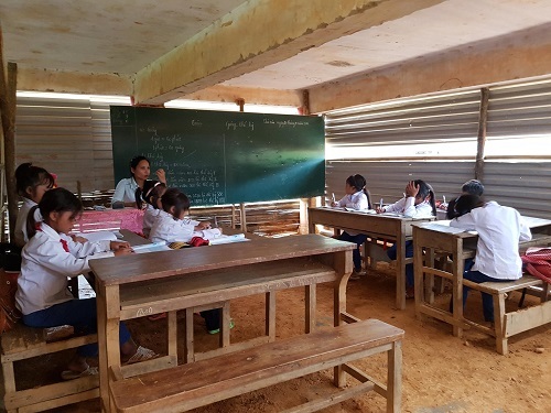 Khánh thành công trình 10 phòng học cho trẻ em nghèo Quảng Trị - 8 Thay vì phải học tạm tại nhà sinh hoạt cộng đồng của thôn…