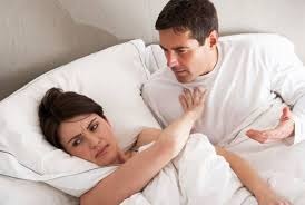 Khổ sở vì đang khát khao, nồng nhiệt bỗng dưng sợ ngủ với chồng - 3
Tôi sợ chồng đến mức không thể giả vờ vui vẻ được (Ảnh minh hoạ)