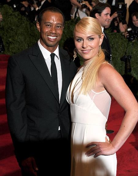 Những màn kết đôi ngọt ngào giữa các “sao” làng giải trí và thể thao - 8 Tiger Woods và Lindsey Vonn từng là cặp đôi “hot” nhất nhì làng thể thao khi bắt đầu qua lại với nhau từ đầu năm 2013. Tuy nhiên, hai ngôi sao nổi tiếng đã chia tay nhau chỉ sau hai năm hẹn hò. Lindsey Vonn cũng từng chia sẻ rằng mối quan hệ giữa mình và Tiger Woods luôn bị “săm soi” quá mức. Và dưới áp lực của sự nổi tiếng, câu chuyện tình yêu này chỉ đành kết thúc dang dở.
