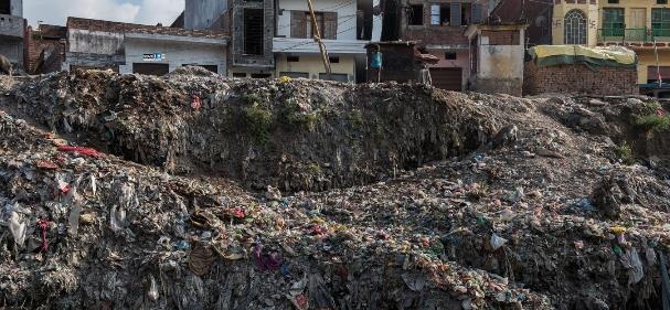 Việt Nam nằm trong danh sách những điểm du lịch ô nhiễm nhất thế giới - 9