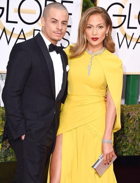 Kinh ngạc trước những cặp đôi lệch tuổi tại Hollywood - 9 Jennifer Lopez cũng từng gây sốc khi hẹn hò với nam vũ công Casper Smart, người nhỏ hơn J.Lo tới 18 năm tuổi đời