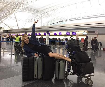 Ra Tết, cùng “quẩy” tưng bừng với các sao thế giới - 9 Karlie Kloss vô cùng háo hức khoe ảnh đến Melbourne, nước Úc