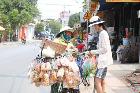Những phận đời bên gánh hàng rong - 10 Những phận đời bên gánh hàng rong - 10