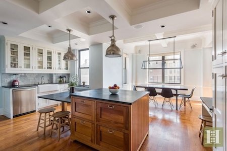 Khám phá siêu căn hộ hơn 84 tỉ đồng của danh hài Mỹ - 9 Khu vực bếp đầy đủ trang thiết bị hiện đại