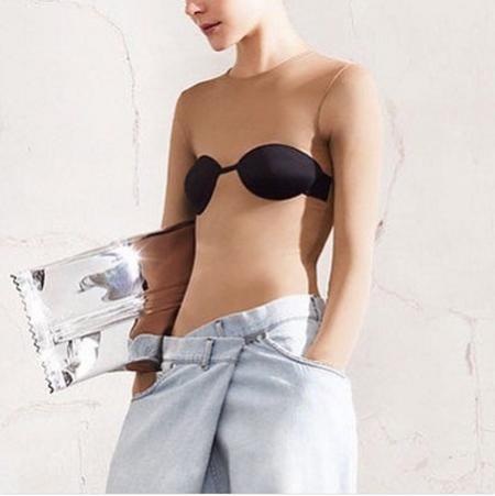 Những thảm họa thời trang chỉ nhìn thôi cũng đủ “khóc thét” - 9 Kết hợp áo ngoài với nội y rõ ràng là một ý tưởng kinh khủng