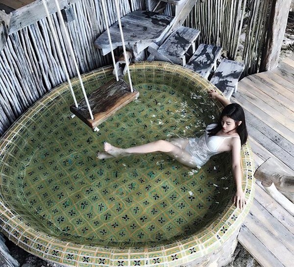 Em chồng Hà Tăng xuất hiện trong "Hội con nhà giàu" Việt Nam trên báo Mỹ - 10 Hình ảnh về cuộc sống xa hoa của cô nàng đã nhiều lần xuất hiện trên Instagram Rich Kids of Vietnam