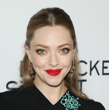 Ngắm mặt mộc quá đỗi xinh đẹp của các “sao” - 9 Amanda Seyfried luôn hết sức xinh đẹp, dù là khi trang điểm, đánh mắt, tô son kĩ càng…