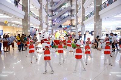 Cho con đi học làm đèn ông sao - 9 Màn flashmob vui nhộn, dễ thương từ các “đầu bếp” nhí tại “Sân chơi cung trăng”