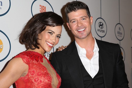 Sao và những vụ chia tay rùm beng khiến fans không “thương” nổi - 9 Ở bên nhau từ thời trung học nhưng Paula Patton và Robin Thicke vẫn phải kết thúc mối tình kéo dài 22 năm do bản tính trăng hoa, nghiện ngập của Robin. Nam ca sĩ sau đó đã ra hẳn một album ca nhạc để níu kéo vợ mình nhưng tất cả cũng chỉ là “dã tràng xe cát” mà thôi.