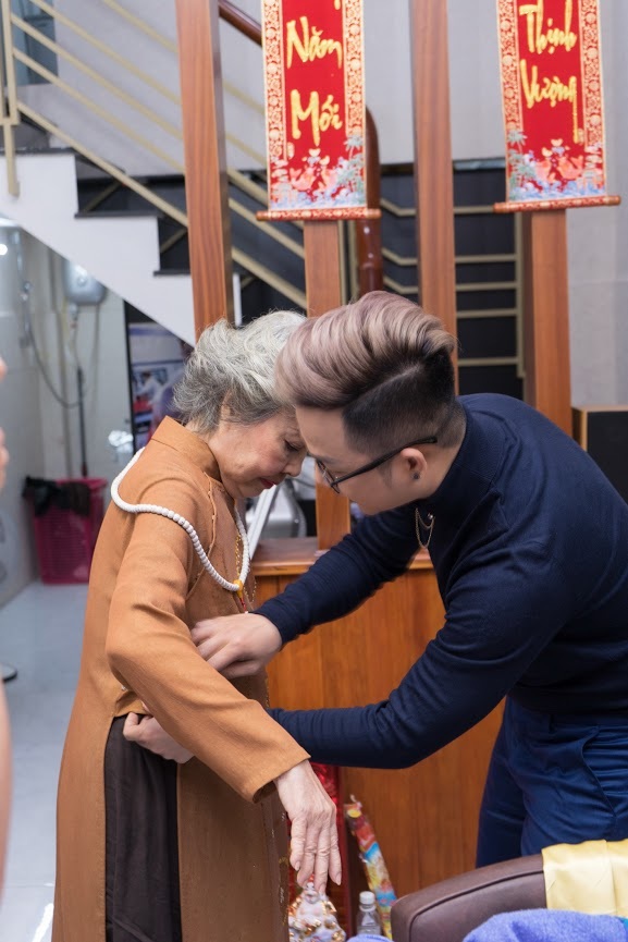 Quách Tuấn Du bất ngờ dự sự kiện cùng nghệ sĩ cải lương Trang Thanh Xuân - 2 Quách Tuấn Du bất ngờ dự sự kiện cùng nghệ sĩ cải lương Trang Thanh Xuân - 2