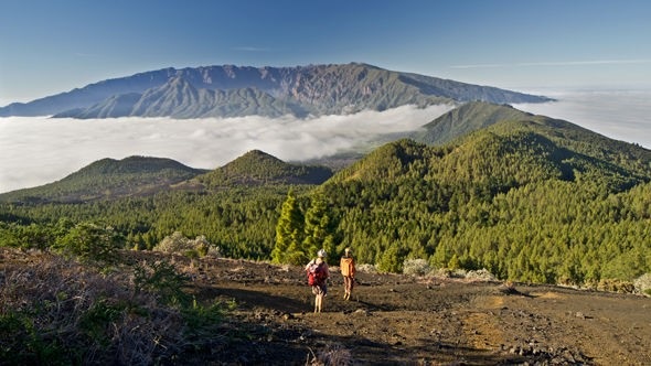 Ngọn núi lửa chìm dưới biển sôi sục suốt sáu năm - 3
Ngọn núi lửa La Palma cũng đang được theo dõi.