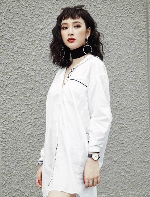 Hari Won - Trấn Thành kỷ niệm 500 ngày yêu; Hà Hồ trở lại làm người mẫu - 10
Angela Phương Trinh cũng đăng ảnh với phong cách có phần cá tính, lạ lẫm cùng dòng chia sẻ nhiều tâm sự: Tôi khó chịu, thiếu kiên nhẫn và có chút bấp bênh. Tôi thường gây rắc rối, dễ mất kiểm soát và khó kiềm chế. Nhưng nếu bạn không thể ưa nổi tôi lúc tôi ở trong tình trạng tệ nhất, thì chắc rằng bạn cũng không có cơ hội ở bên tôi khi tôi tuyệt vời nhất....