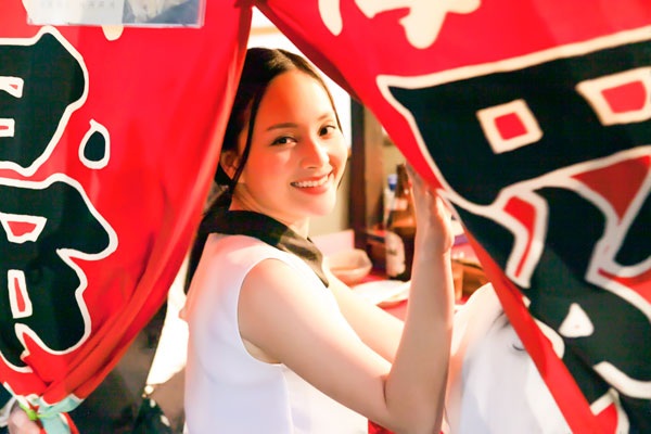 Diễn viên Lan Phương làm người dẫn chuyện đêm nhạc Trịnh tại Nhật Bản - 2 Ngày 30/10 tới, cô tiếp tục được mời vào vị trí người dẫn chuyện trong đêm nhạc Trịnh “Hạ huyền live in Munakata” trên hòn đảo “Nam thần” huyền bí được UNESCO công nhận là Di sản văn hóa thế giới.