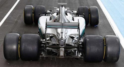 Lốp Pirelli cực mềm sẽ tiếp sức mùa giải F1 2017 - 1 Lốp Pirelli cực mềm sẽ tiếp sức mùa giải F1 2017 - 1