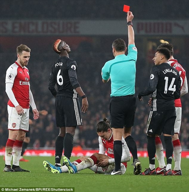 Những điểm nhấn sau trận đại chiến Arsenal - MU - 3 Chiếc thẻ đỏ của Paul Pogba đã báo hại MU