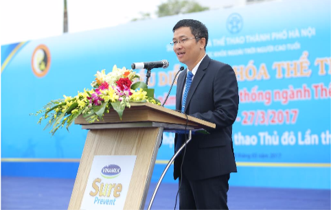Ông Mai Thanh Việt – Giám đốc Marketing ngành hàng Sữa Bột Vinamilk cam kết sẽ tiếp tục đồng hành cùng các hoạt động chăm sóc sức khỏe cho cộng đồng người cao tuổi tại Thủ đô và trên toàn quốc