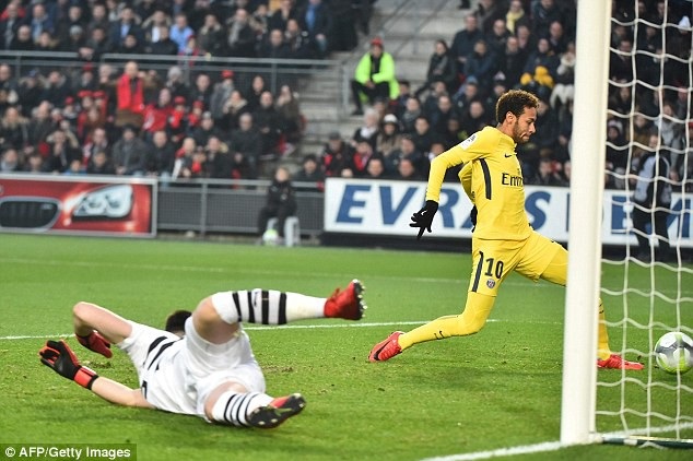 Neymar tỏa sáng rực rỡ, PSG đại thắng ở Ligue 1 - 2 Neymar đặt dấu giày trong cả 4 bàn thắng của PSG