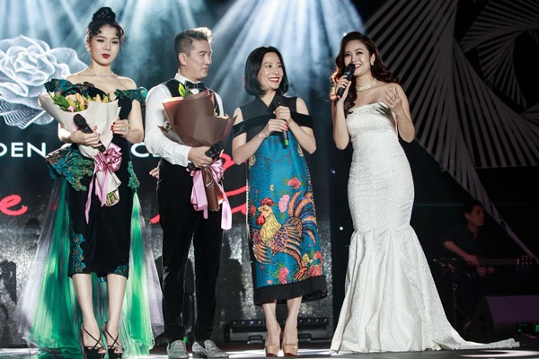 Đàm Vĩnh Hưng song ca với Lệ Quyên trong đêm nhạc “Lavie En Rose” - 8 Các nghệ sĩ giao lưu trên sân khấu.