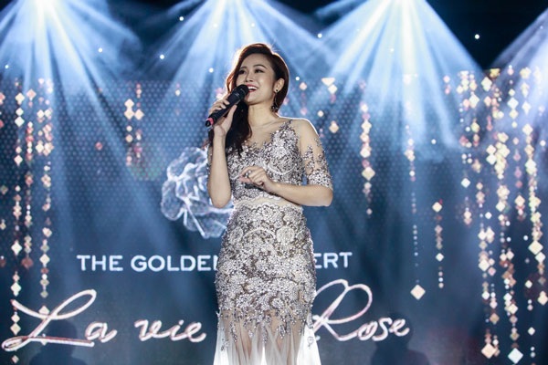 Đàm Vĩnh Hưng song ca với Lệ Quyên trong đêm nhạc “Lavie En Rose” - 7 MC Thùy Linh.