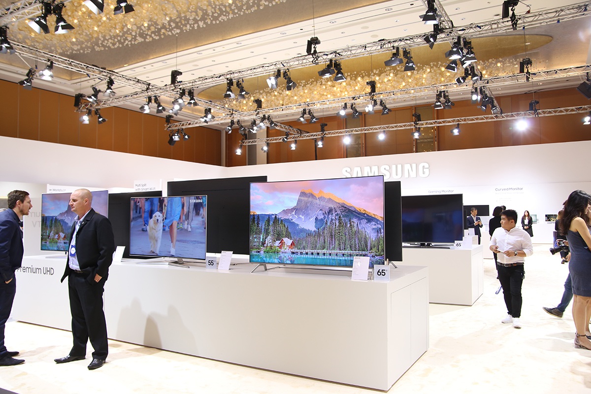 Samsung trình diễn loạt thiết bị điện tử gia dụng tại SEAO Forum 2017 - 1 Samsung trình diễn loạt thiết bị điện tử gia dụng tại SEAO Forum 2017 - 1