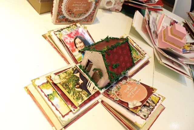 Quà handmade 8/3 giá vài triệu đồng vẫn “hút” khách - 1
Hộp ảnh âm nhạc được đặt riêng trong dịp Quốc tế Phụ nữ 8/3 năm nay.