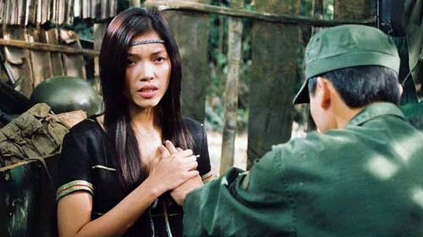 Sao Việt "hụt" vai diễn: Không chỉ tại... cảnh nóng! - 2 Quách An An và bạn diễn trong cảnh phim Trung úy. Dù từ chối vai diễn Si Pha nóng bỏng này nhưng Đàm Hằng vẫn luôn day dứt...