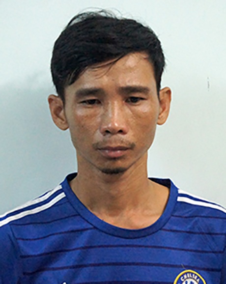 Giải cứu ông chủ, nhân viên quán ăn đâm 3 người thương vong - 1 Giải cứu ông chủ, nhân viên quán ăn đâm 3 người thương vong - 1