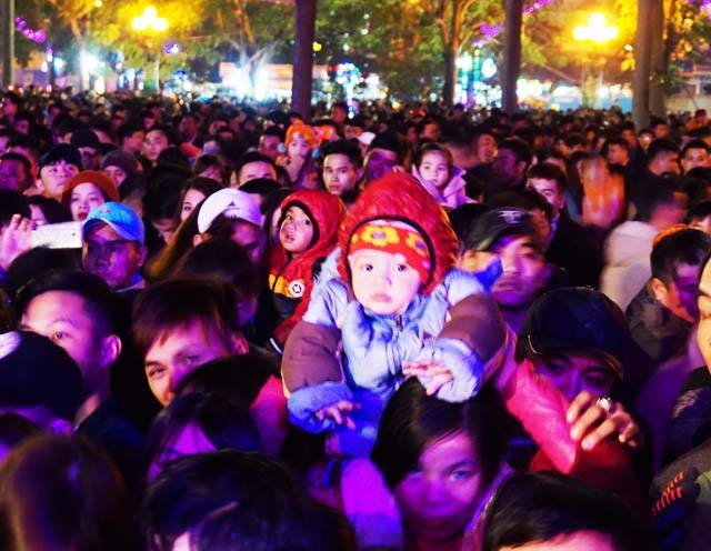 Chào năm mới Mậu Tuất 2018 tại TP Vinh, Nghệ An