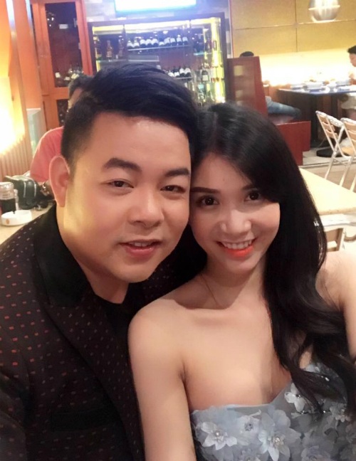Bảo Thanh khoe thân hình thon gọn, Việt Anh lạ lẫm với ảnh cổ trang - 11
Ca sĩ Quang Lê đăng ảnh bên bạn gái Thanh Bi và bày tỏ nỗi nhớ nhung: Lại nhớ người yêu rồi.