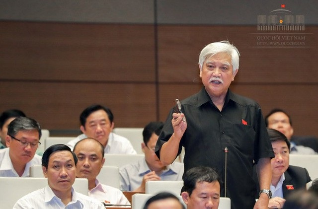 Đội vốn và “thành phố ma” ở dự án sân bay Long Thành - 1
Đại biểu Quốc hội Dương Trung Quốc lo ngại: Quá nhiều dự án lớn không phải là “đầu voi đuôi chuột” mà là “đầu chuột đuôi voi”
