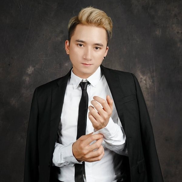 Phan Mạnh Quỳnh thi gameshow để trả nợ cho bố mẹ - 1 Phan Mạnh Quỳnh với ca khúc Vợ người ta đạt kỷ lục trên 100 triệu lượt xem trên youtube - một con số thật đáng gờm của nhạc Việt