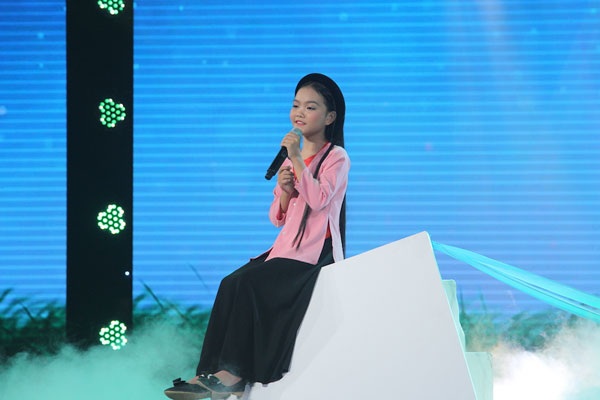 Quang Linh “hốt hoảng” khi nghe cô bé hát Hầu văn Huế - 4 Quỳnh Như