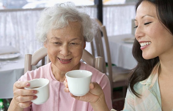 Khó đỡ với cô gái gọi bố mẹ bạn trai là "ông bà già", còn ví người yêu "ngu như lợn" - 1 Khó đỡ với cô gái gọi bố mẹ bạn trai là "ông bà già", còn ví người yêu "ngu như lợn" - 1