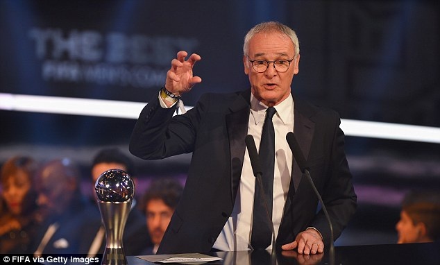 HLV Ranieri được vinh danh là HLV xuất sắc nhất năm 2016