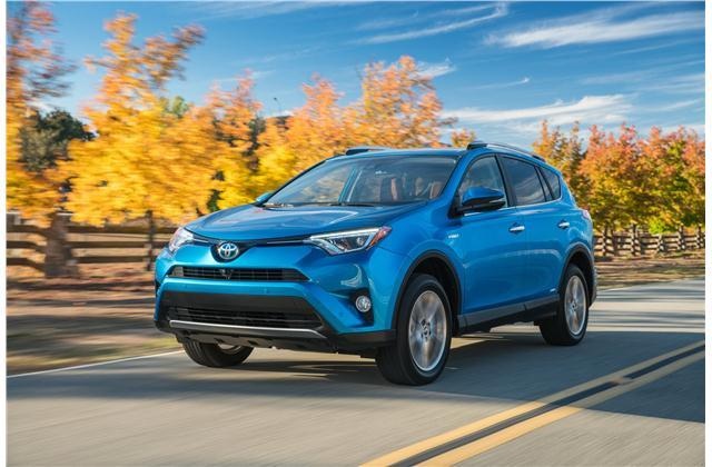 Những mẫu xe "đáng tiền" nhất năm 2017 - 20 
SUV hybrid: Toyota RAV4 Hybrid 2017