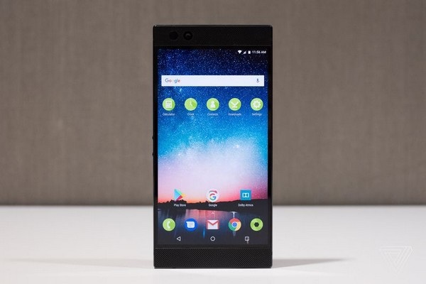 Razer ra mắt smartphone với cấu hình cực “khủng” dành cho game thủ - 2 Razer ra mắt smartphone với cấu hình cực “khủng” dành cho game thủ - 2