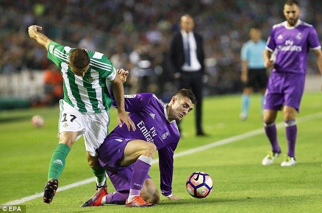 Real Madrid cần 3 điểm trước Betis để trở lại cuộc đua vô địch