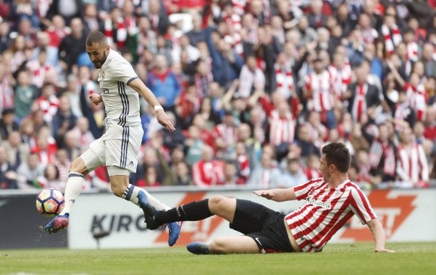 Hạ gục Bilbao, Real Madrid xây chắc ngôi đầu bảng La Liga - 1
Benzema mở tỷ số cho Real Madrid ở hiệp 1