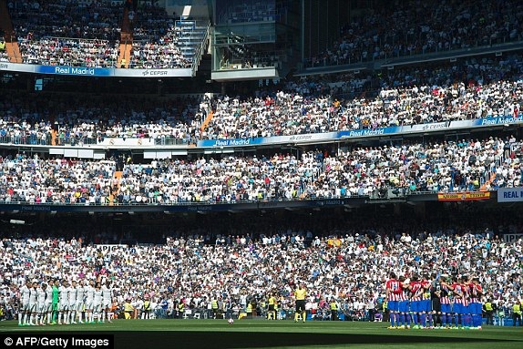 Real Madrid và Atletico bất phân thắng bại tại Bernabeu - 15
Bầu không khí tại Bernabeu trước khi trận đấu diễn ra
