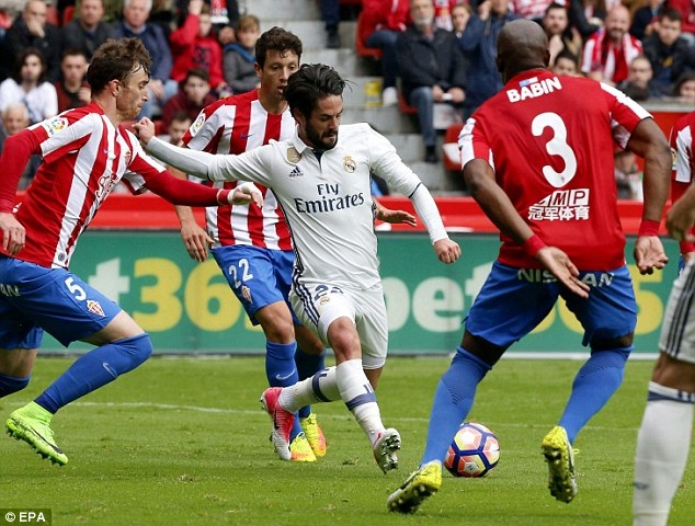 Isco lập cú đúp, Real Madrid giành 3 điểm nghẹt thở - 3
Bàn thắng muộn của Isco giúp Real Madrid giành 3 điểm tại El Molinon