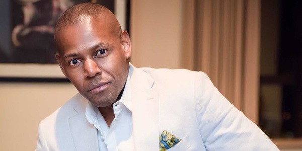 Mặc đất nước khủng hoảng, con nhà giàu Zimbabwe vẫn sống sang chảnh - 9
Frank Buyanga là một nhà triệu phú trẻ nhất từng có của Zimbabwe. (Ảnh: IMP Features / Chris White)
