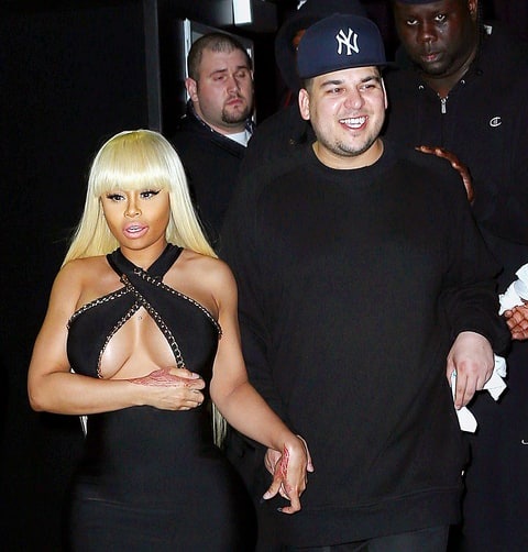 Vũ nữ thoát y tiết lộ từng bị em cô Kim đánh - 2