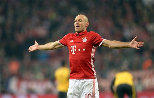 “Cơn mưa” siêu phẩm ở lượt trận Champions League đêm qua - 1 Robben ăn mừng bàn thắng vào lưới Arsenal