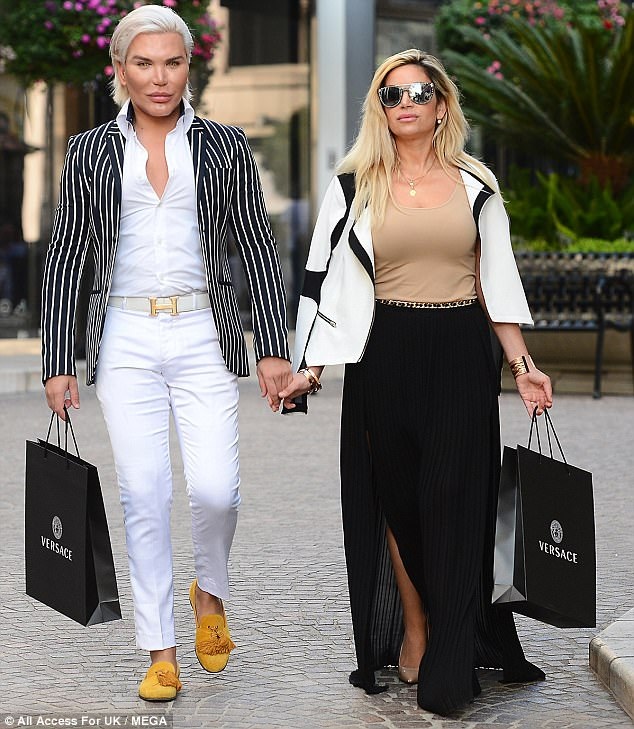 
Ngày nay tôi là khác rồi và tôi sẽ không chịu đựng được sự sỉ nhục về ngoại hình của tôi
