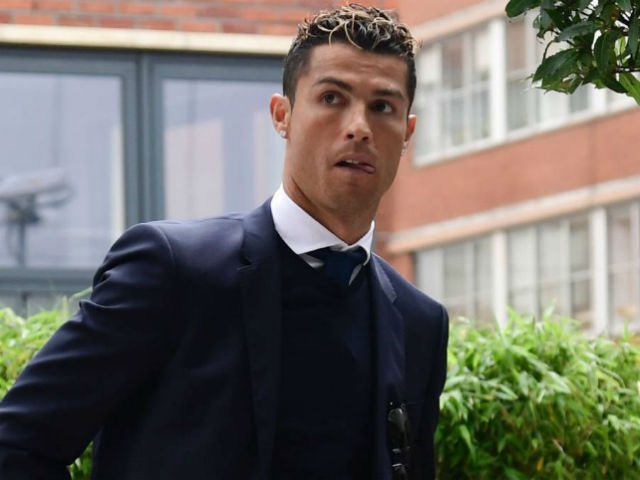 Mệt mỏi vì thuế, C.Ronaldo công khai muốn trở lại Anh thi đấu - 1 C.Ronaldo muốn trở lại Anh để tránh gặp rắc rối liên quan tới thuế